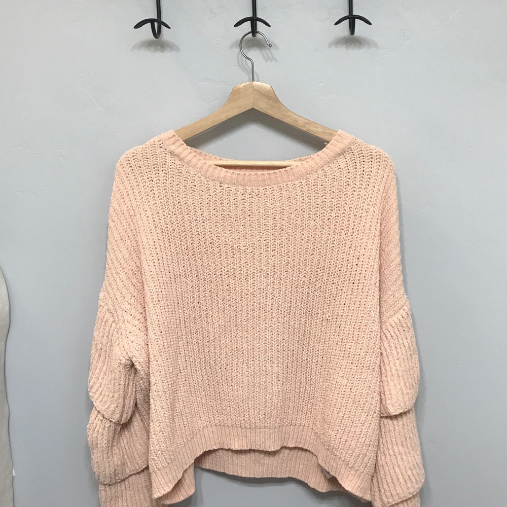 Light pink ruffled sleeved sweater!